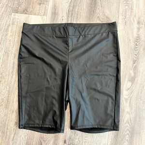 Torrid, Faux leather biker shorts, Size 3xl, NWOT
